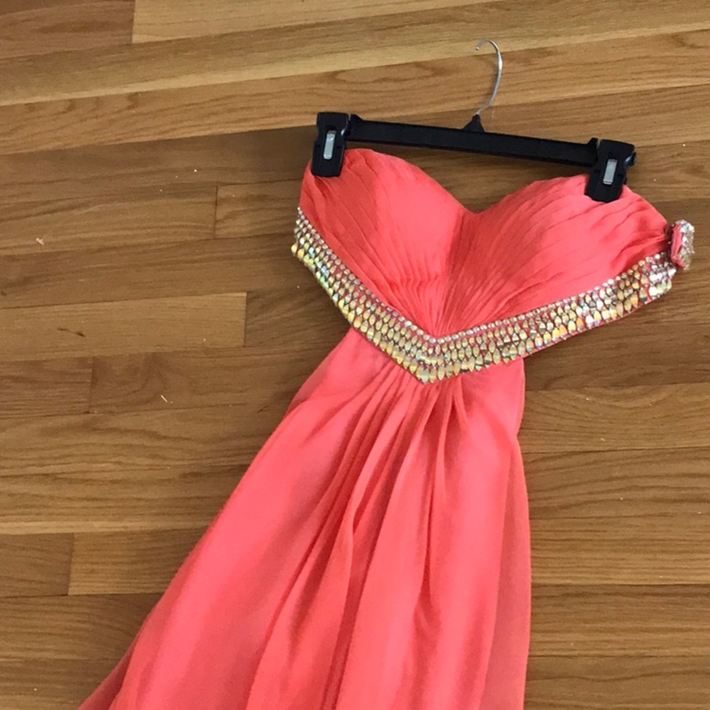 La Femme size 4 ball gown - Picture 5 of 5